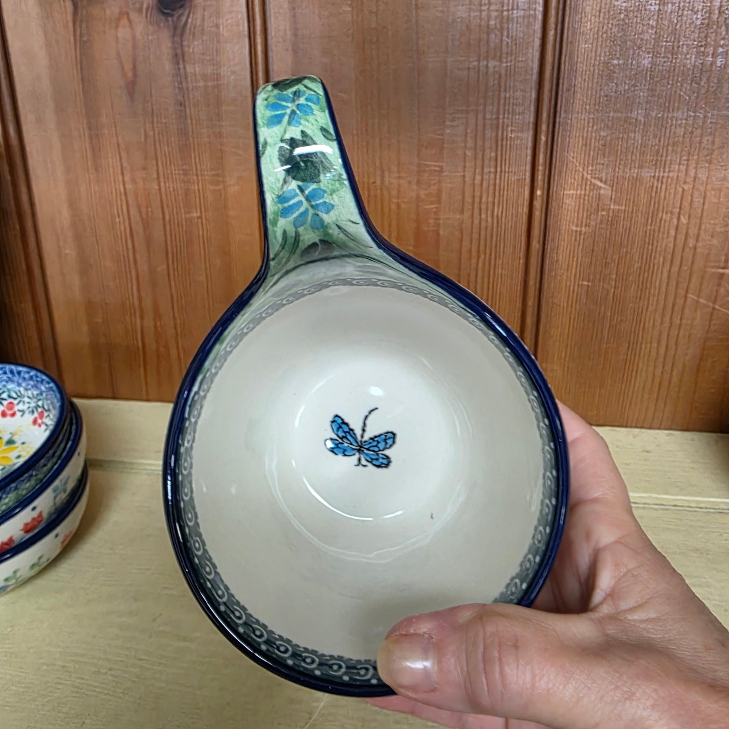 Bowl w/ Loop Handle   16 oz  845-U4612  U4 pf0526