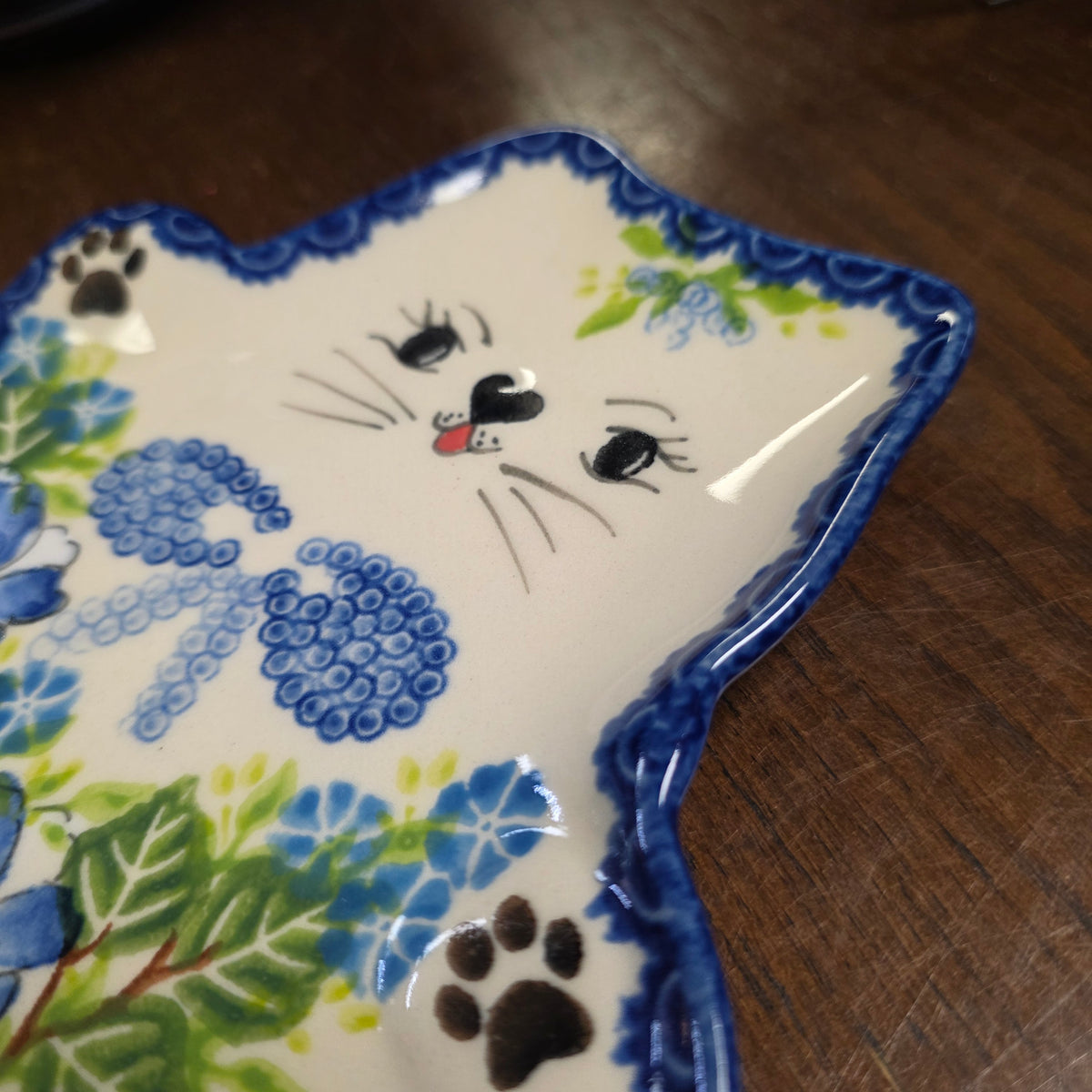 Plate ~ Cat ART2   #2   (9"x6")