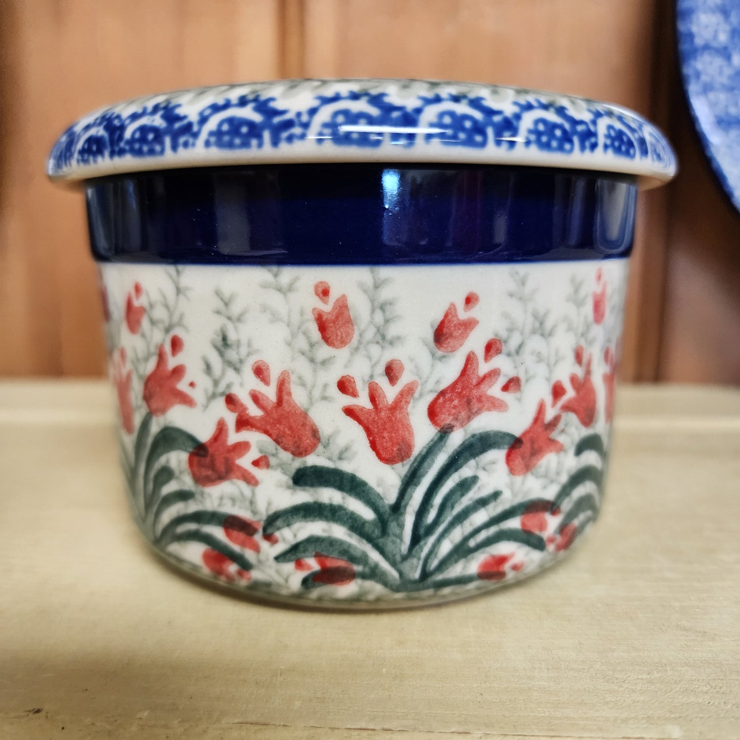 Butter Bell   3.75"W x 3"H    1437X ~ Crimson Bells