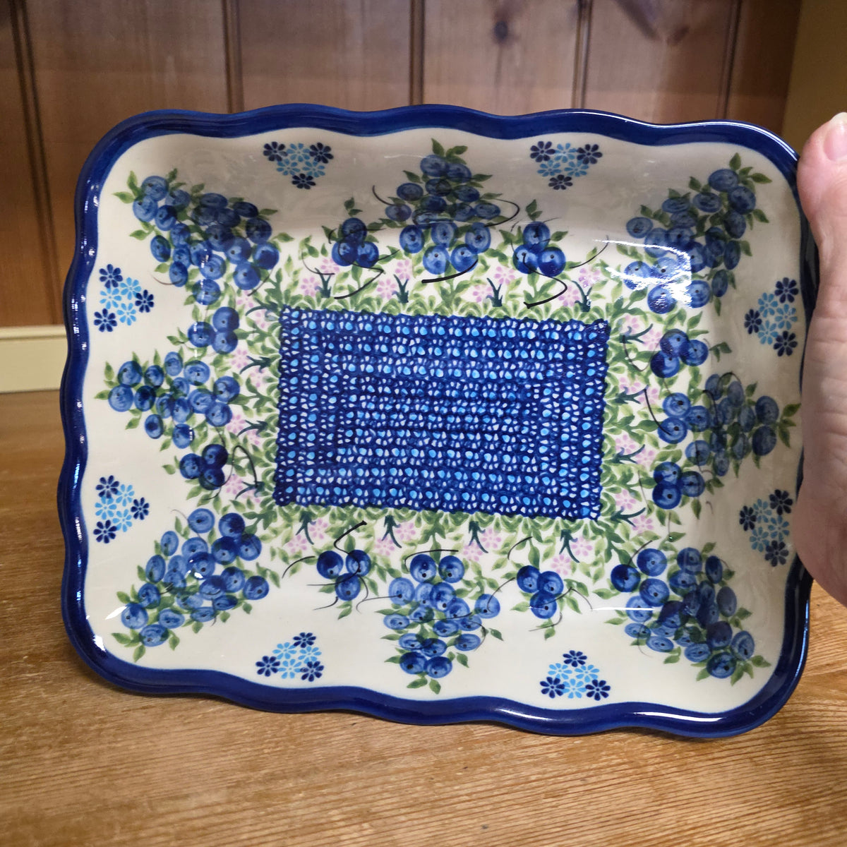 Baker 9.5"x 7.5"x2" Blue Berries 288 Ada ruffle baker
