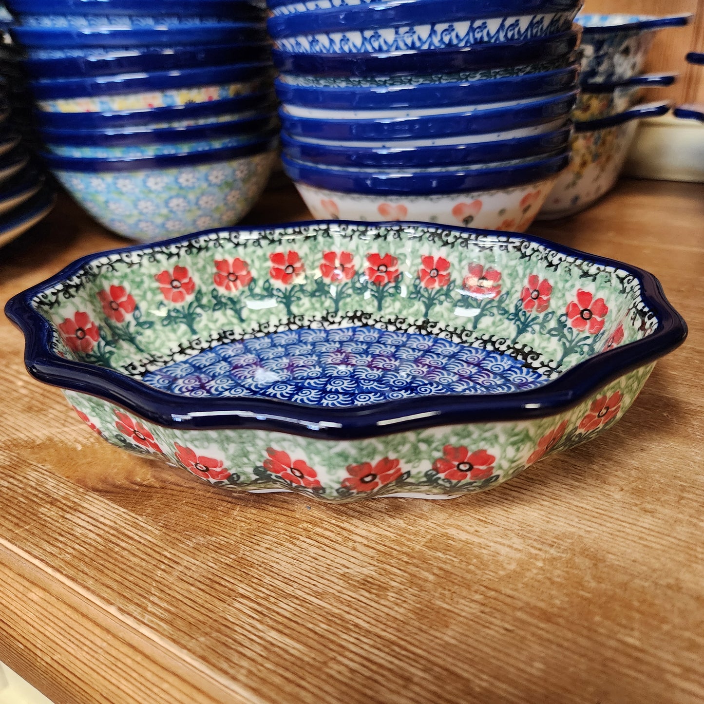 Bowl   Oval Fluted   6" x 7.5" A27-1916X  Maraschino pf0526