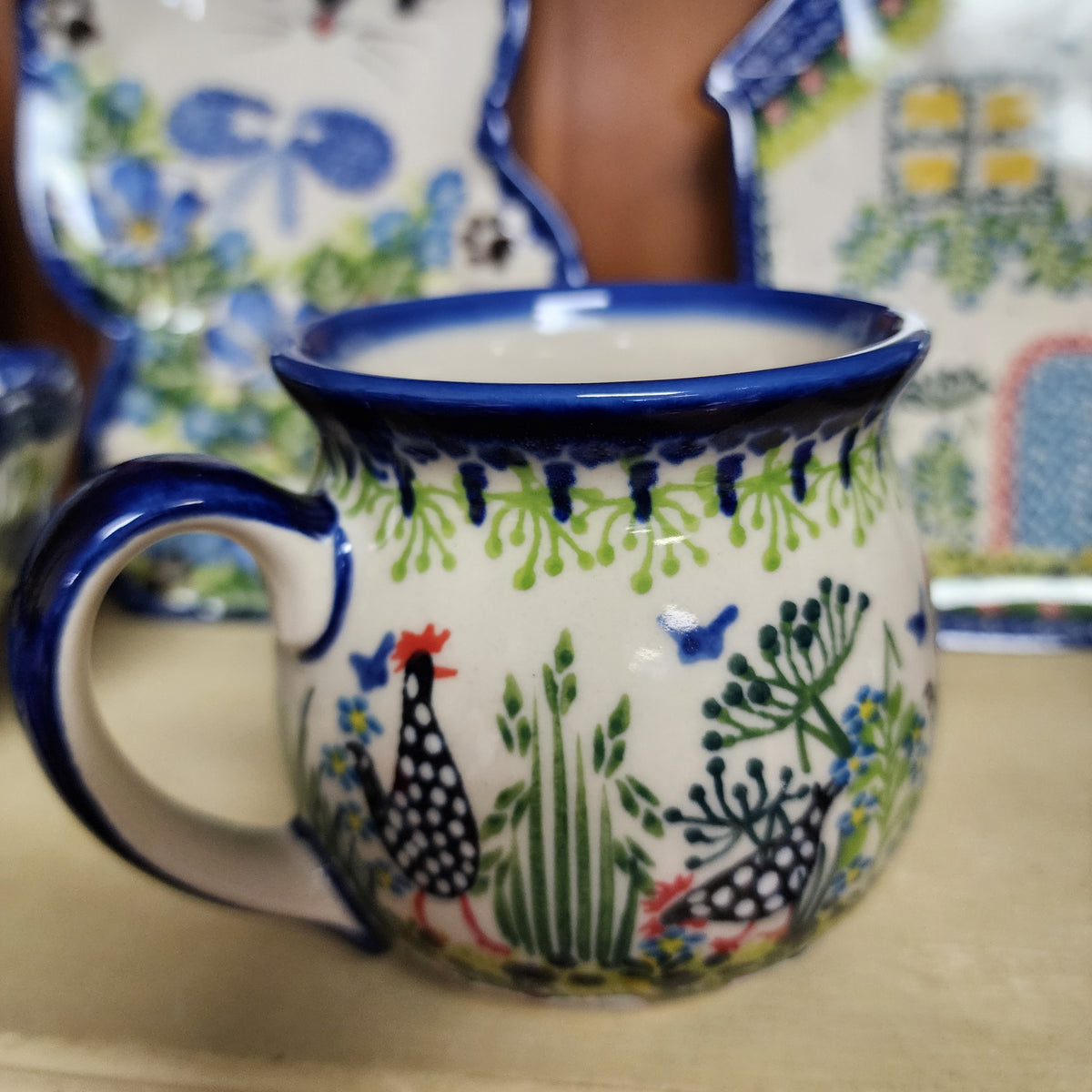 Mug 12 oz small ART 1 - 950 black & white chickens Polka