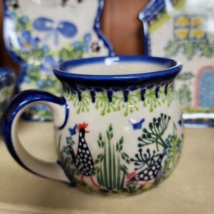 Mug 12 oz small ART 1 - 950 black & white chickens Polka