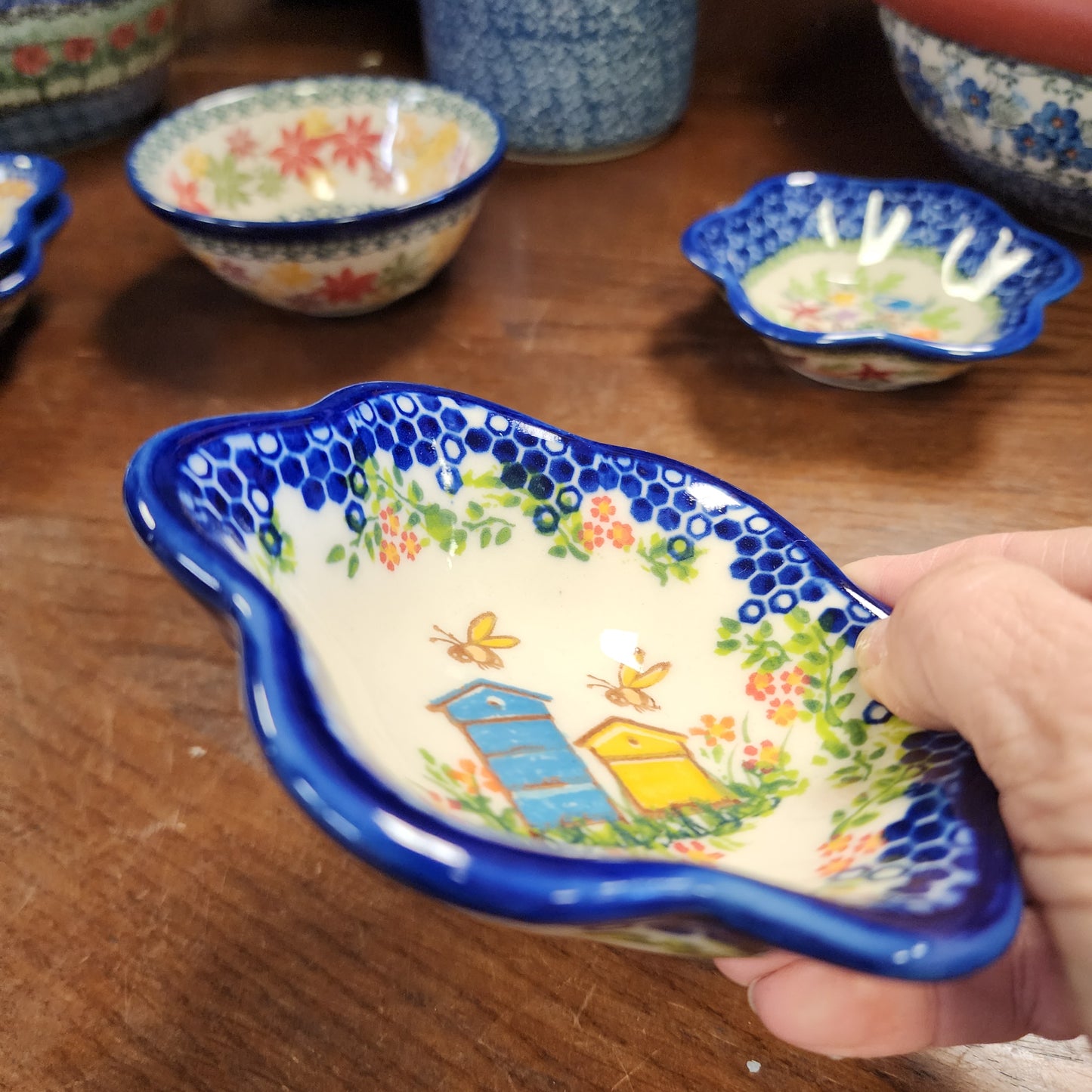 Bowl flower /bee hive 1042 4.5"