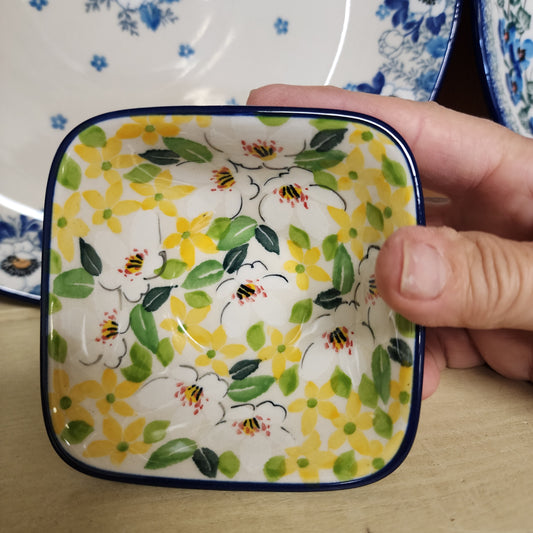 Bowl ~ Small Deep Square D11-U4901  (3 3/4")