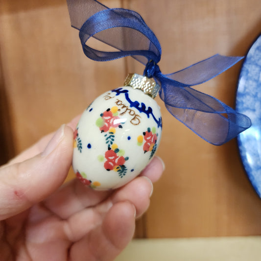 Egg Ornament red berries / small 1.5" egg