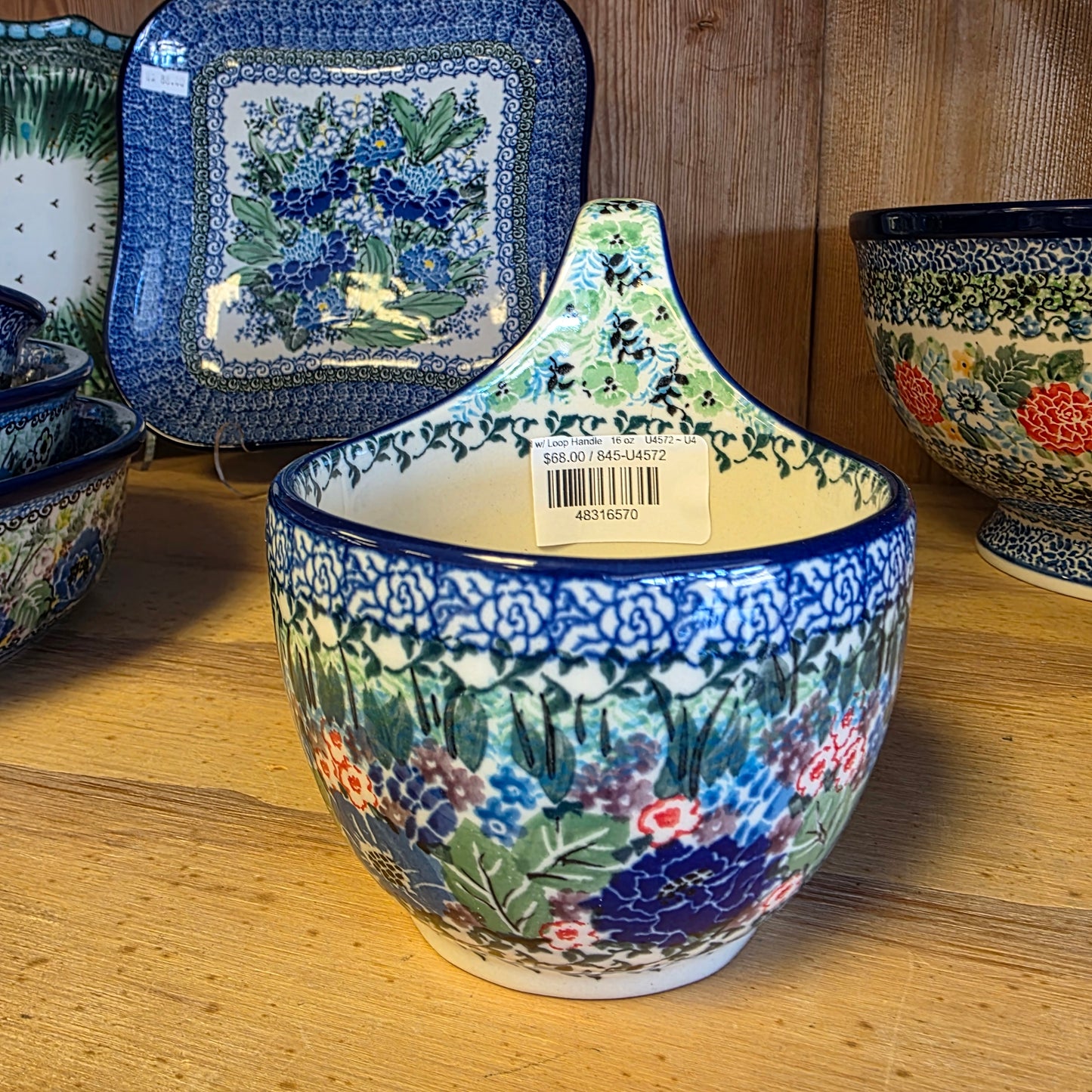 Bowl w/ Loop Handle   16 oz    U4572 ~ U4