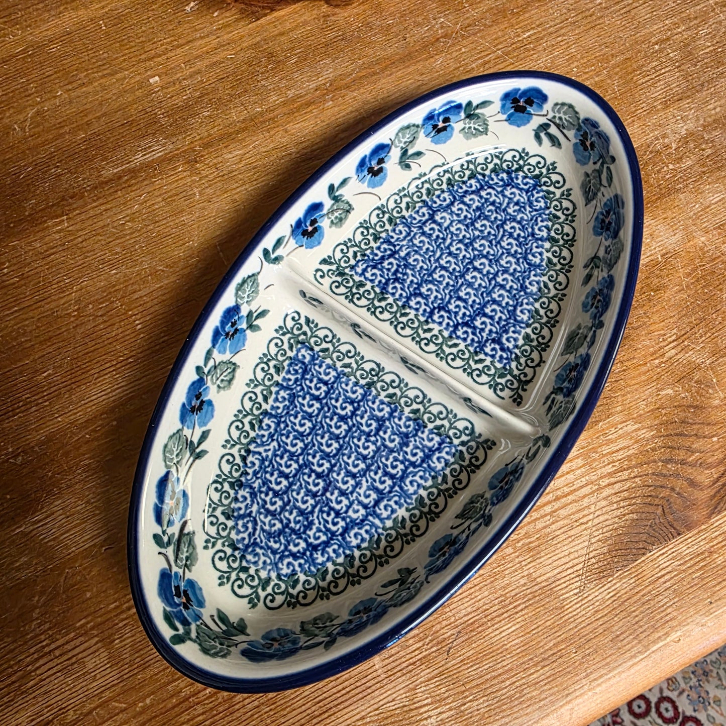 Divided Dish Oval   Small 395-2273X  Winter Viola pf0526