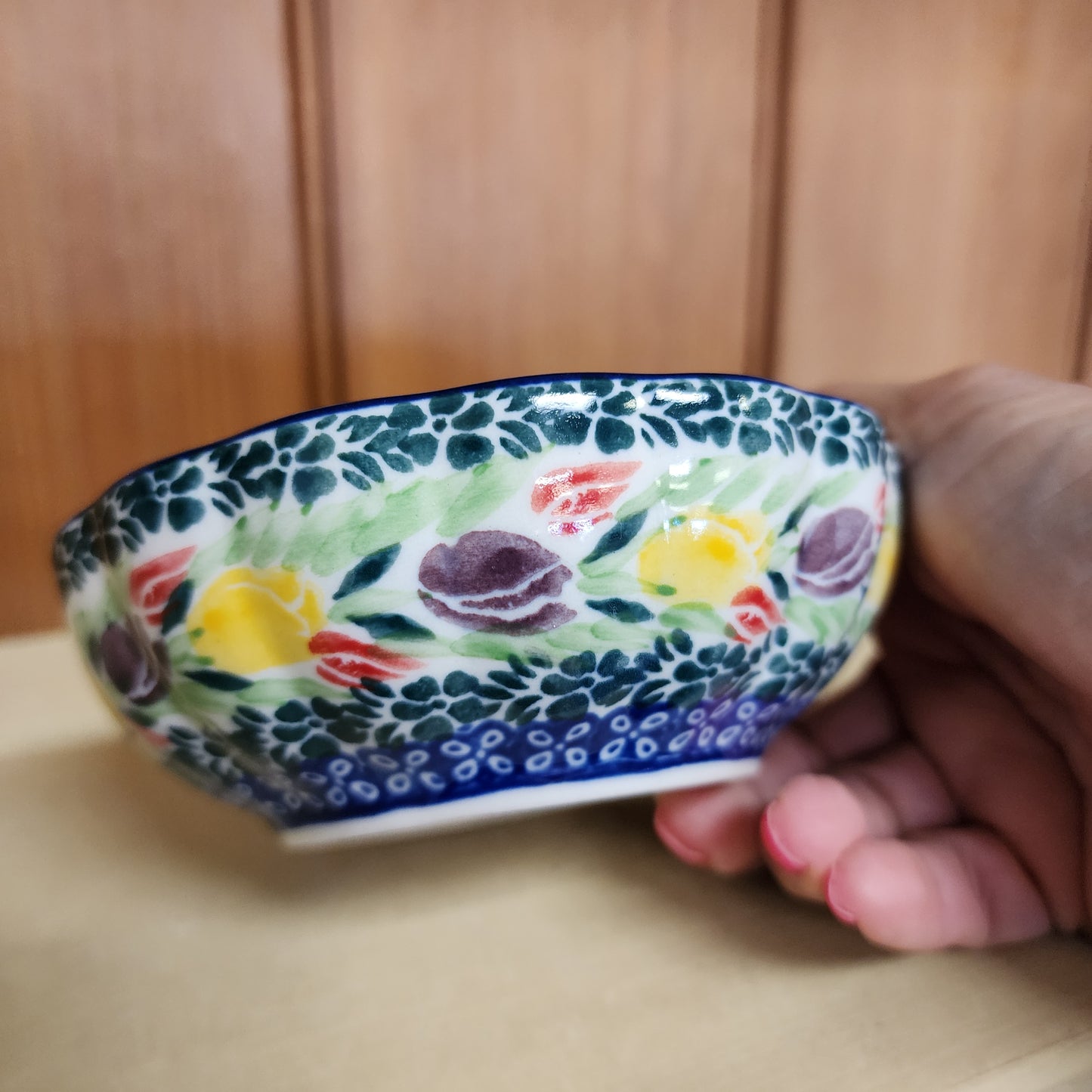 Bowl ~ Scalloped ~ 4.5" 023-U3787 pf0425