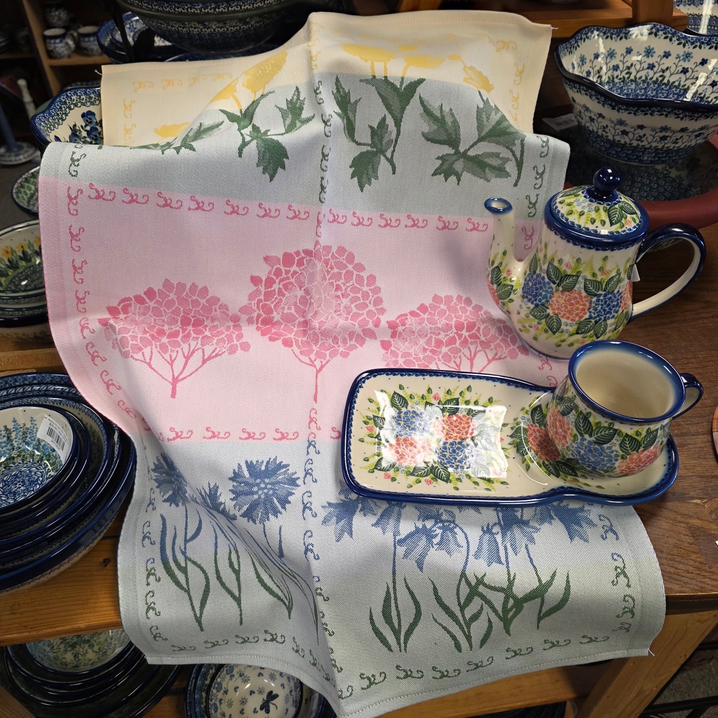 Bundle ~ Hydrangea Tea Set with FREE tea towel Bundle