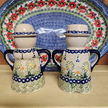 Salt & Pepper Man & Woman reos Daisy Green Mayzie