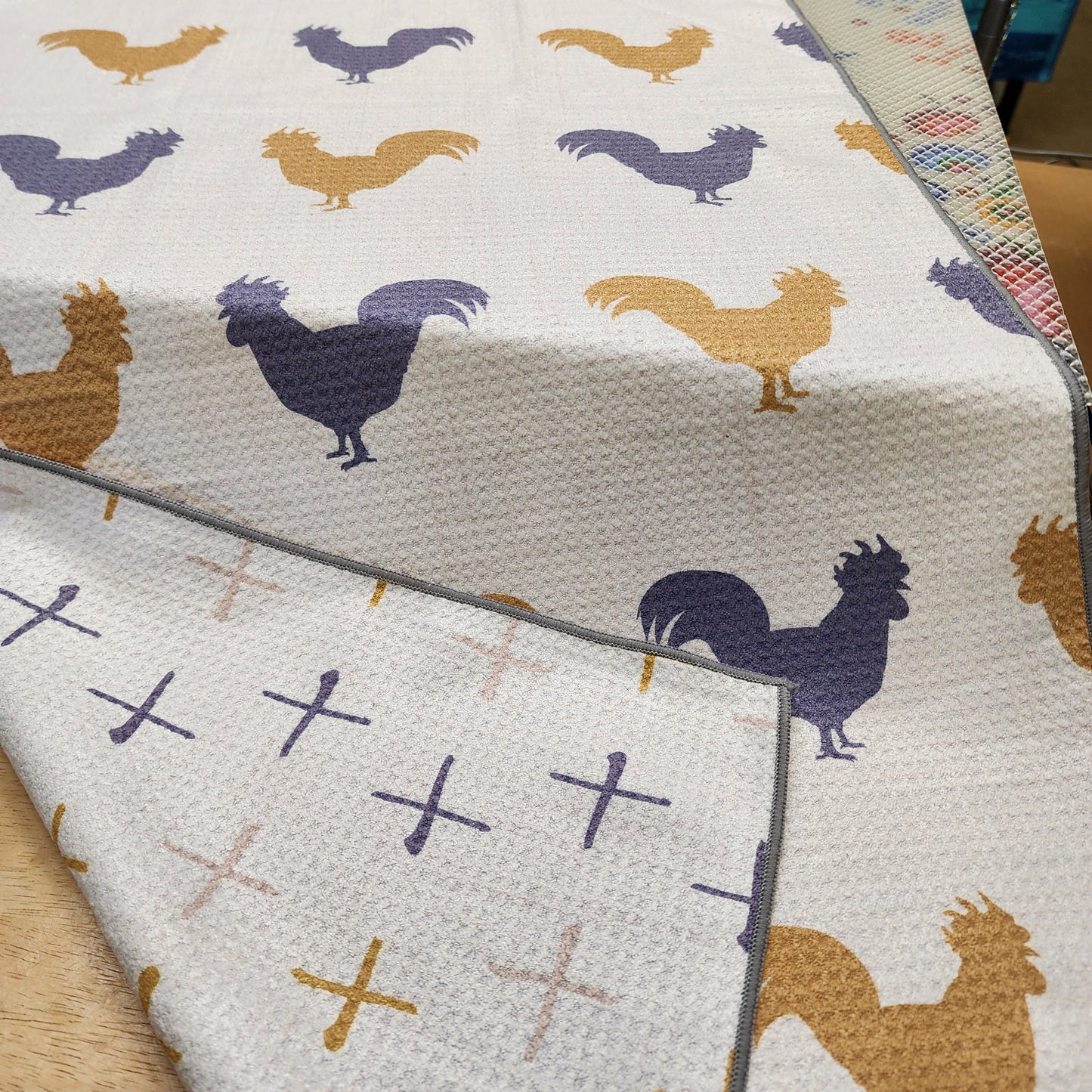 Towel /poly ~ Roosters