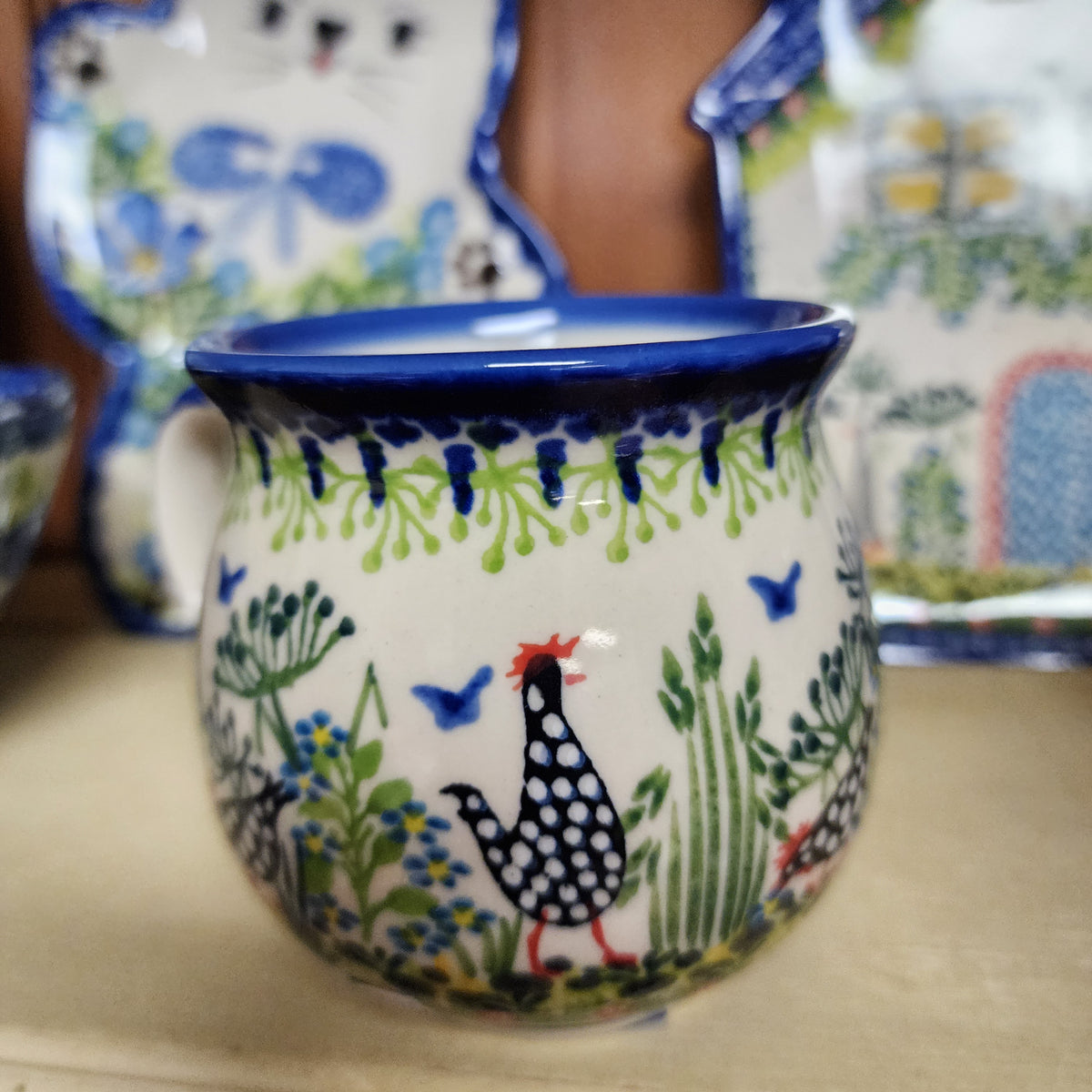 Mug 12 oz small ART 1 - 950 black & white chickens Polka