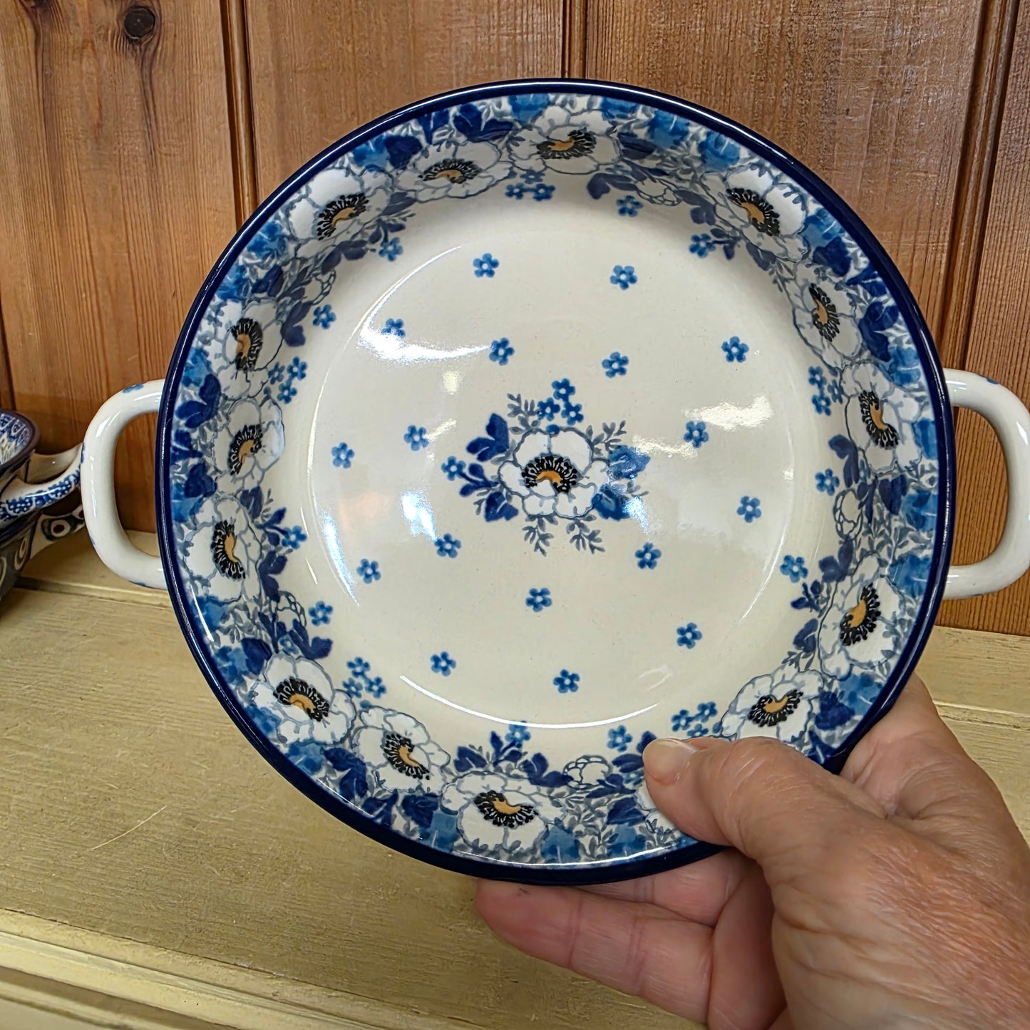 C40 ~ Round Baker w/handles - 6-3/4"    C40-2222X  Snow Poppy pf0526