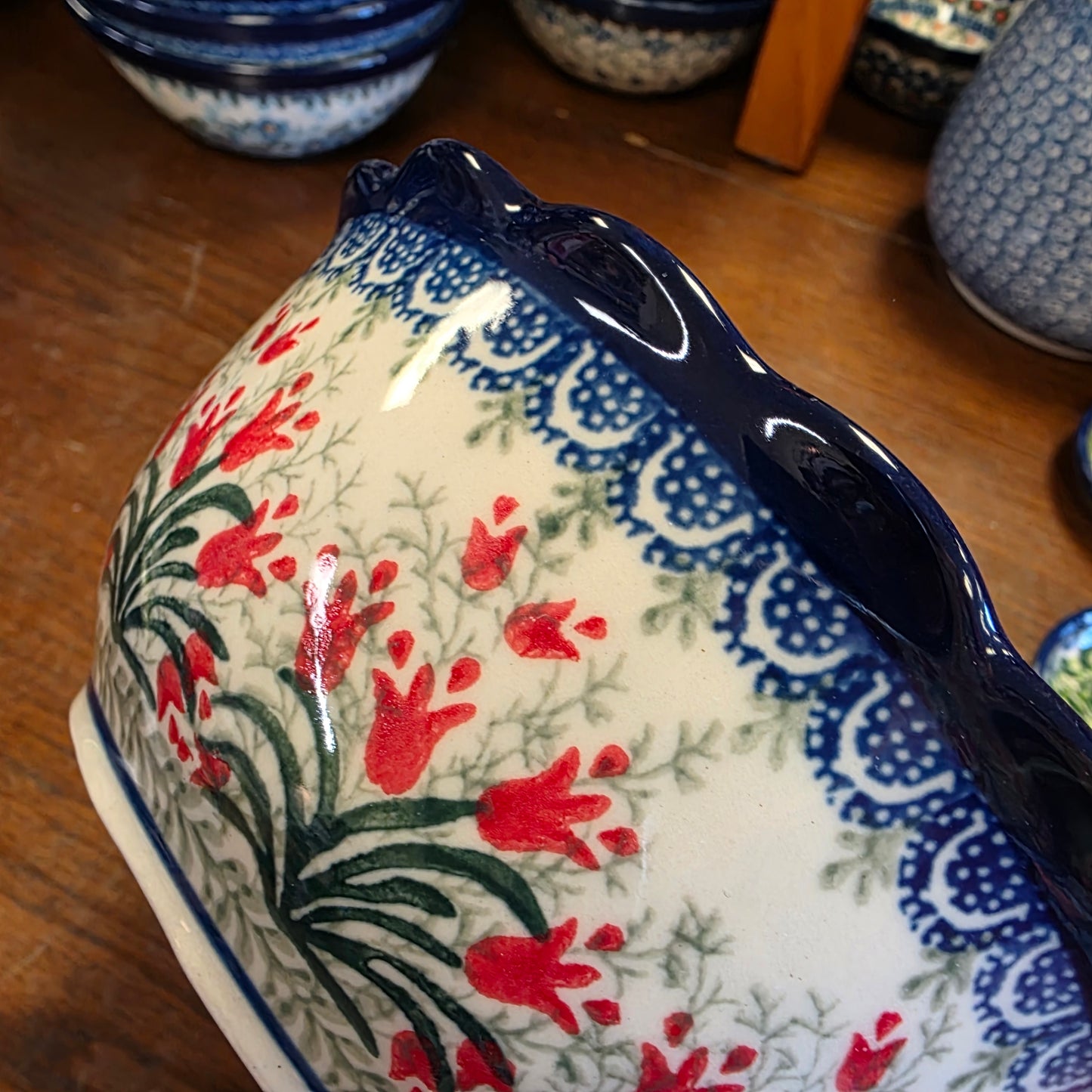 Bowl   Scalloped Edge   7"   1437X ~ Crimson Bells