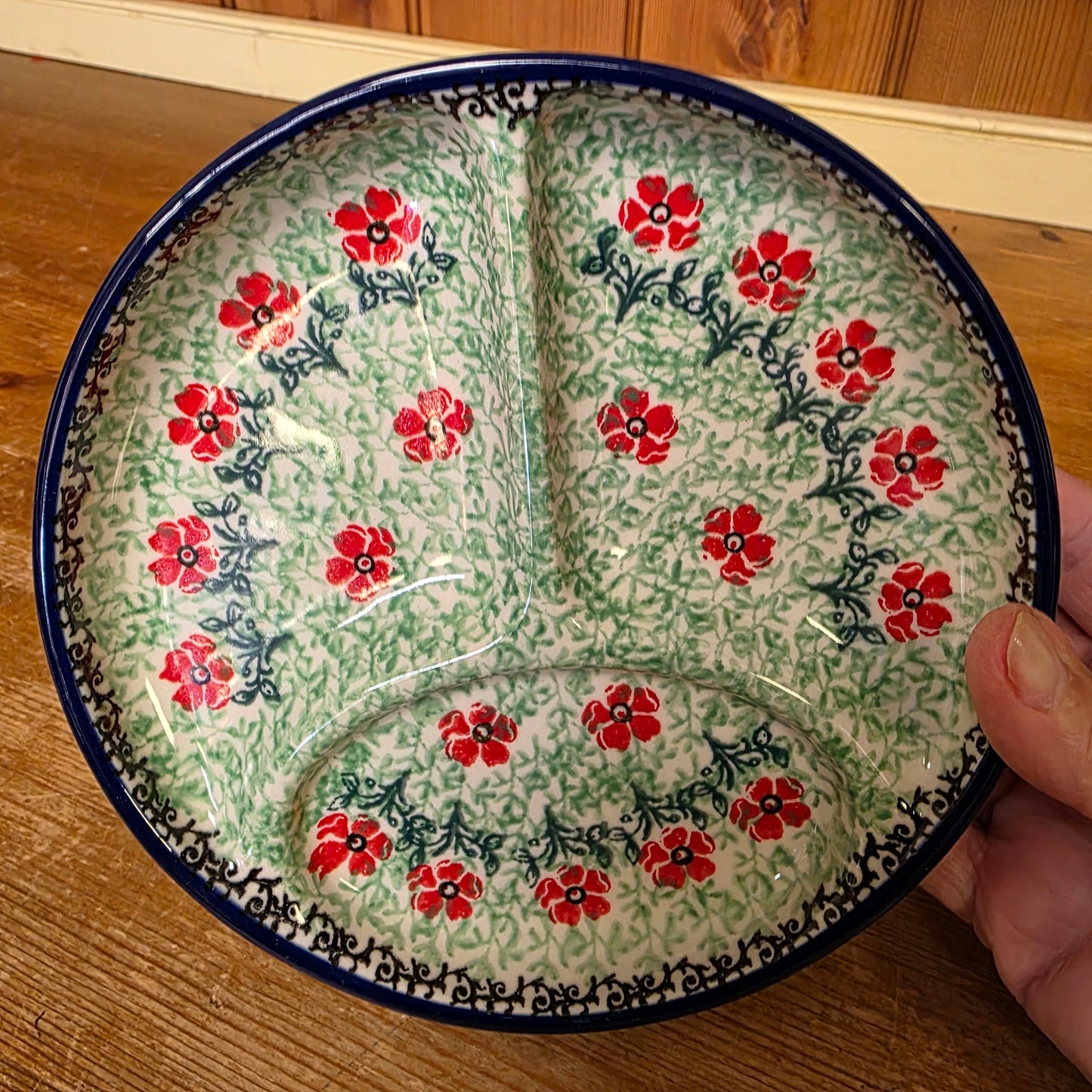 Divided Dish ~ 6.7" Round    D29-1916X  Maraschino pf0526