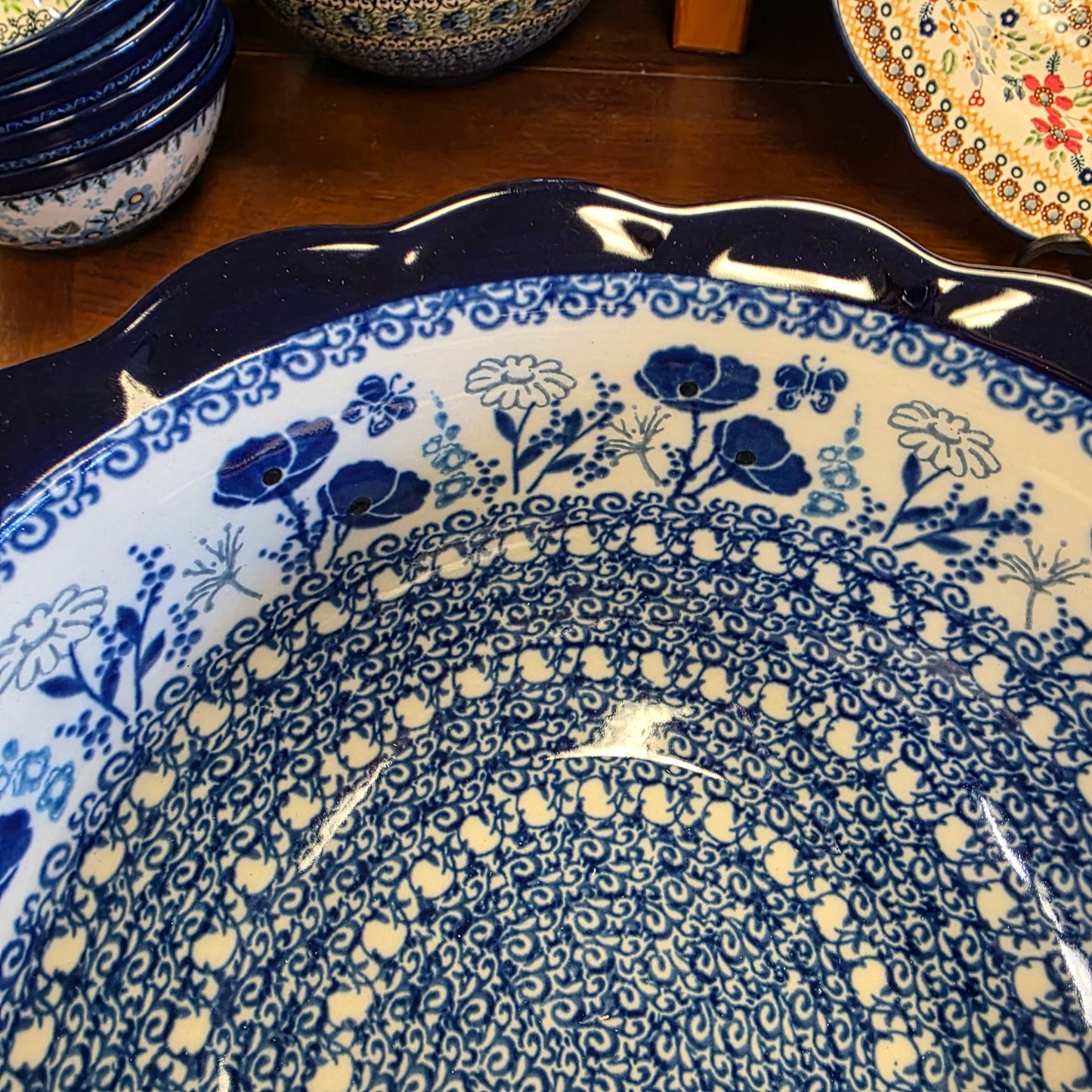 Bowl   Scalloped Edge 9"x4"     2902X ~ Evening Poppy