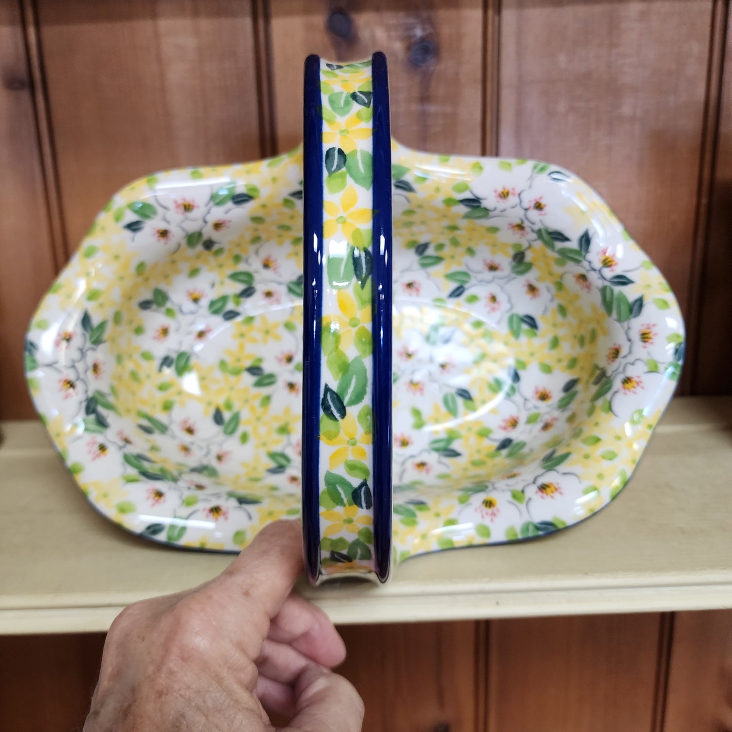 Basket w/Handle   8.25"H x 11" L    U4901 ~ U4