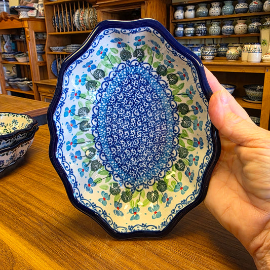 Bowl   Oval Fluted   6" x 7.5" A27-2668X  Dutch Iris pf0526