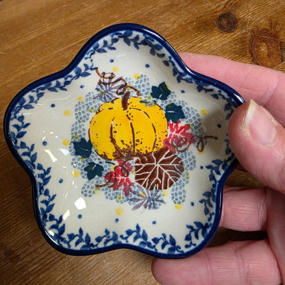 Petal Bowl   3.5"    U4741 ~ U3