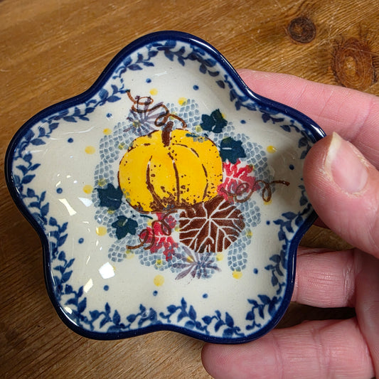 Petal Bowl   3.5"    U4741 ~ U3