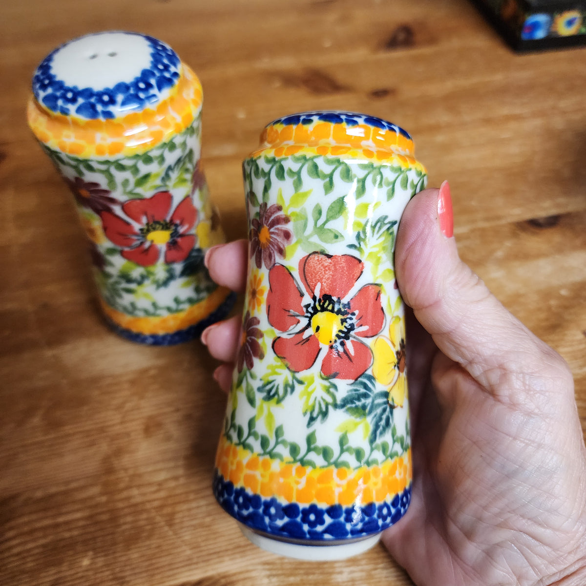 Salt & Pepper ART1  1265 floral