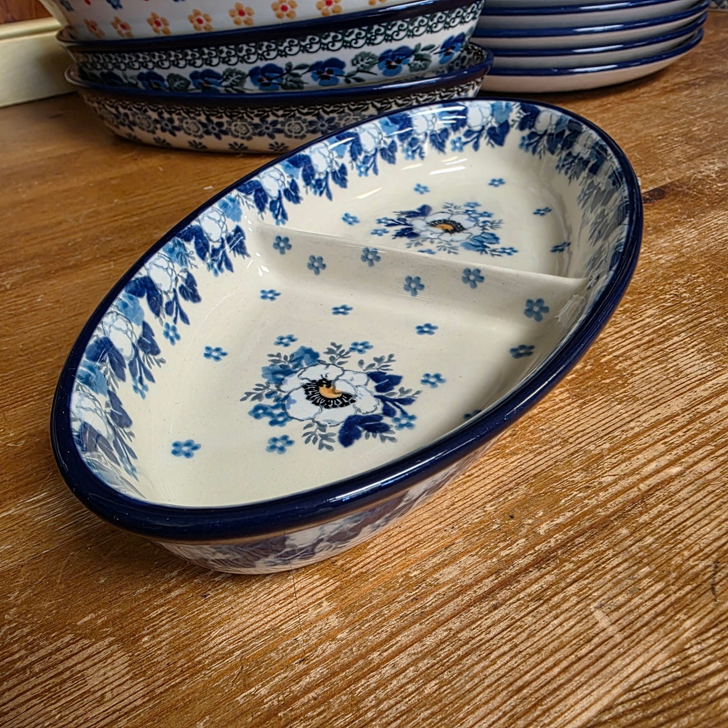 Dish ~ Divided Oval ~ Small  (9"x5")  395-2222X  Snow Poppy pf0526