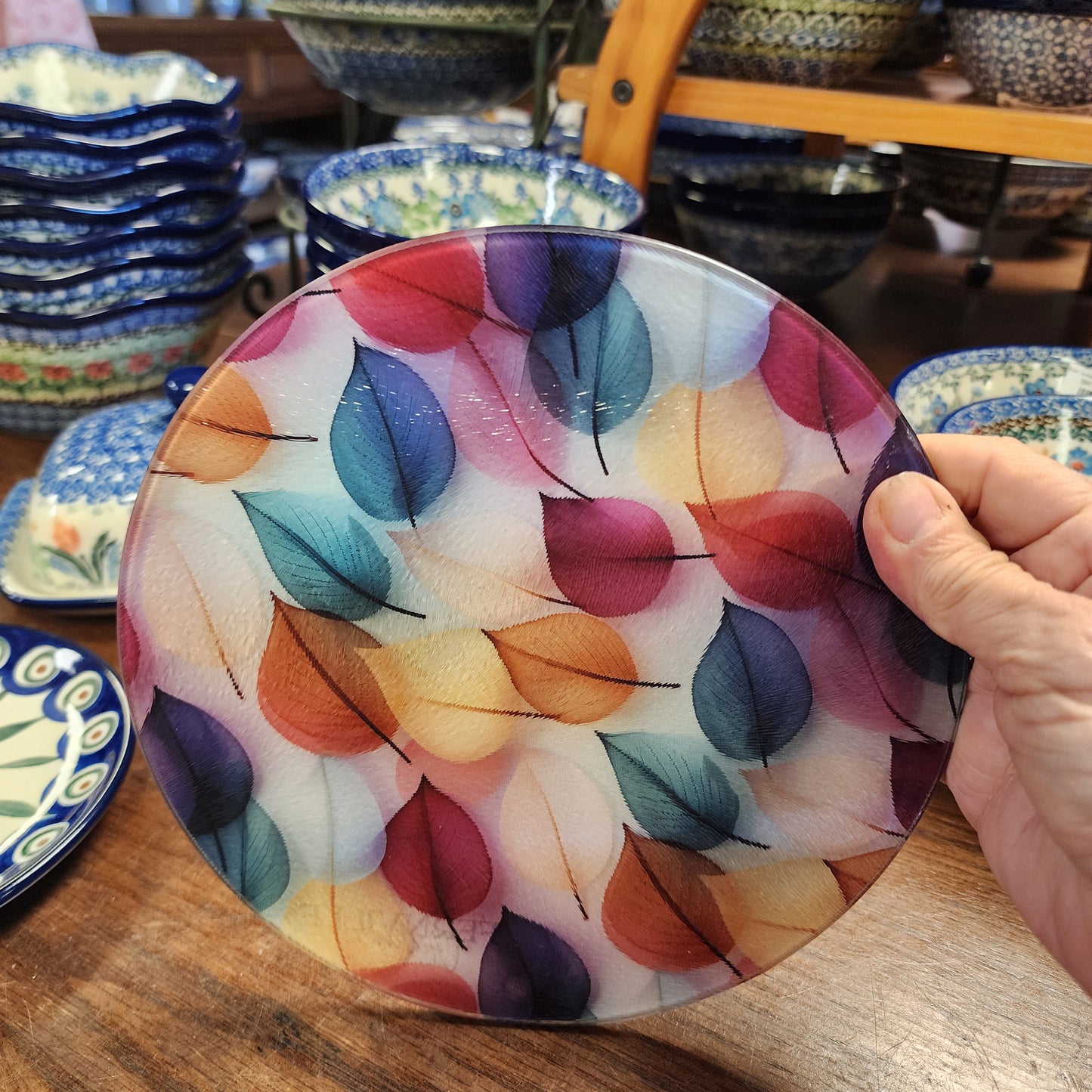 Cutting Board: Colorful Leaves  8 - Inch round   Tempered Glass