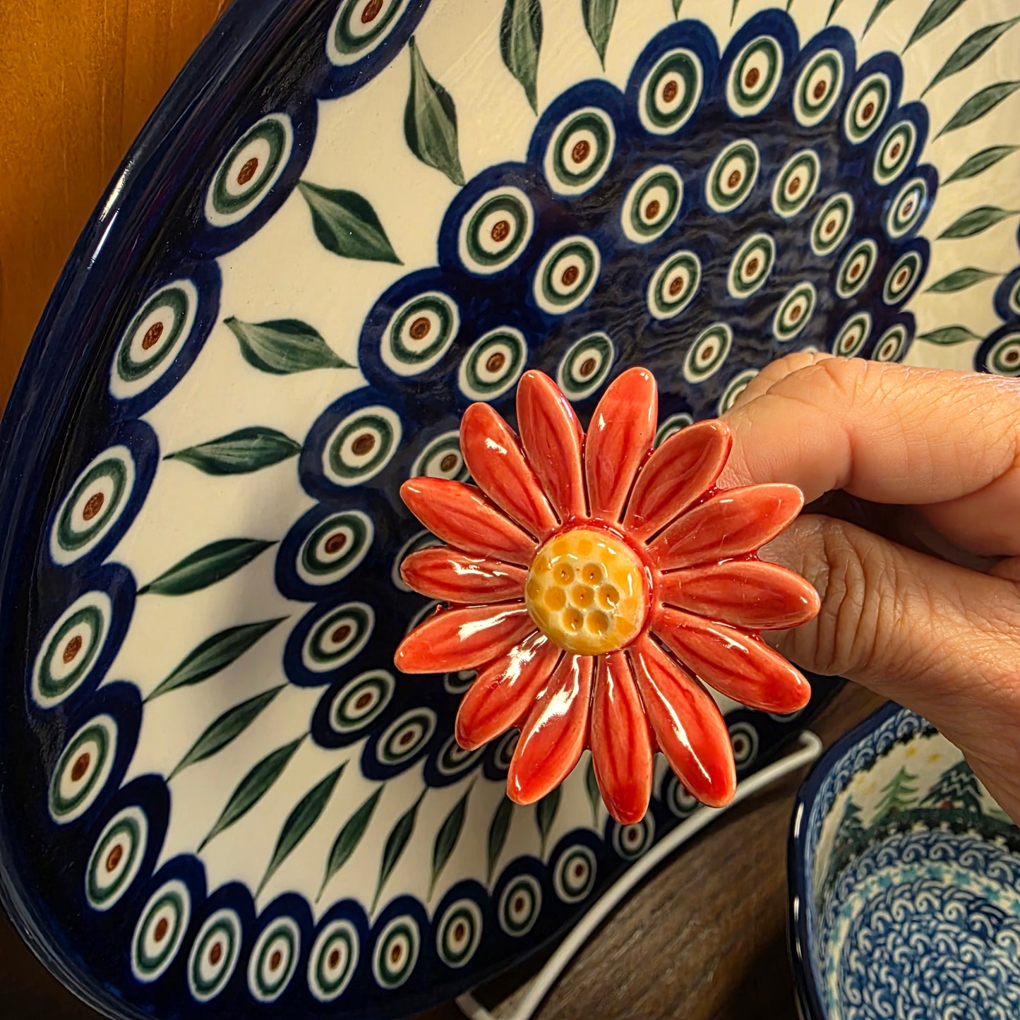 Ceramic Daisy Red 4826