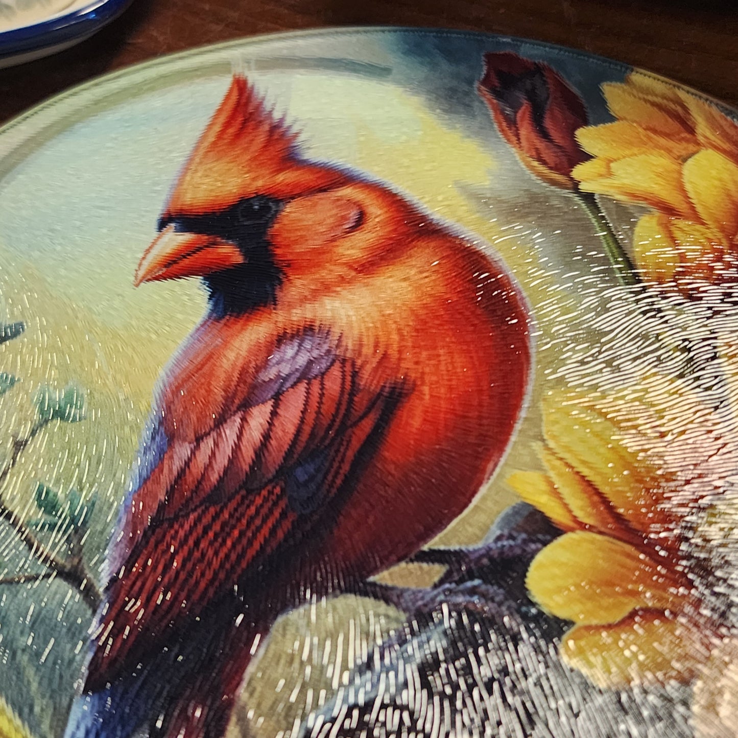 Cutting Board: Cardinal & Flowers 8 inch round   Tempered Glass