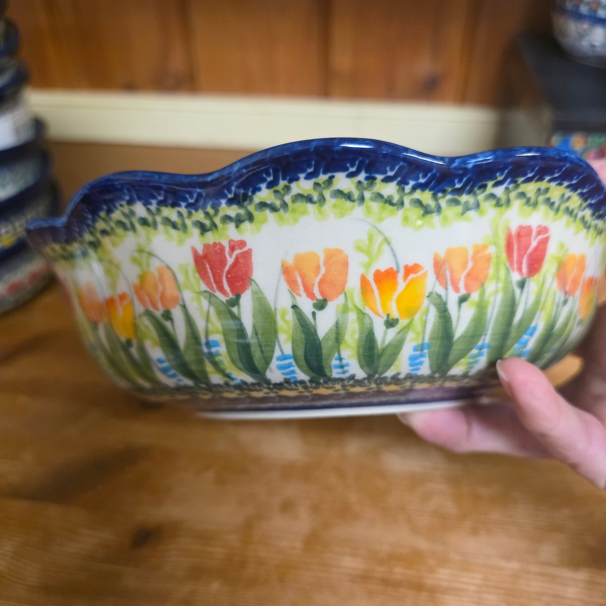Bowl 9" ruffle / ART2 591 tulip