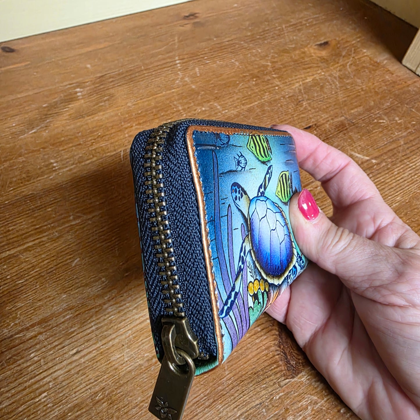 Anuschka ~ Accordion card holder / zip turtle fish