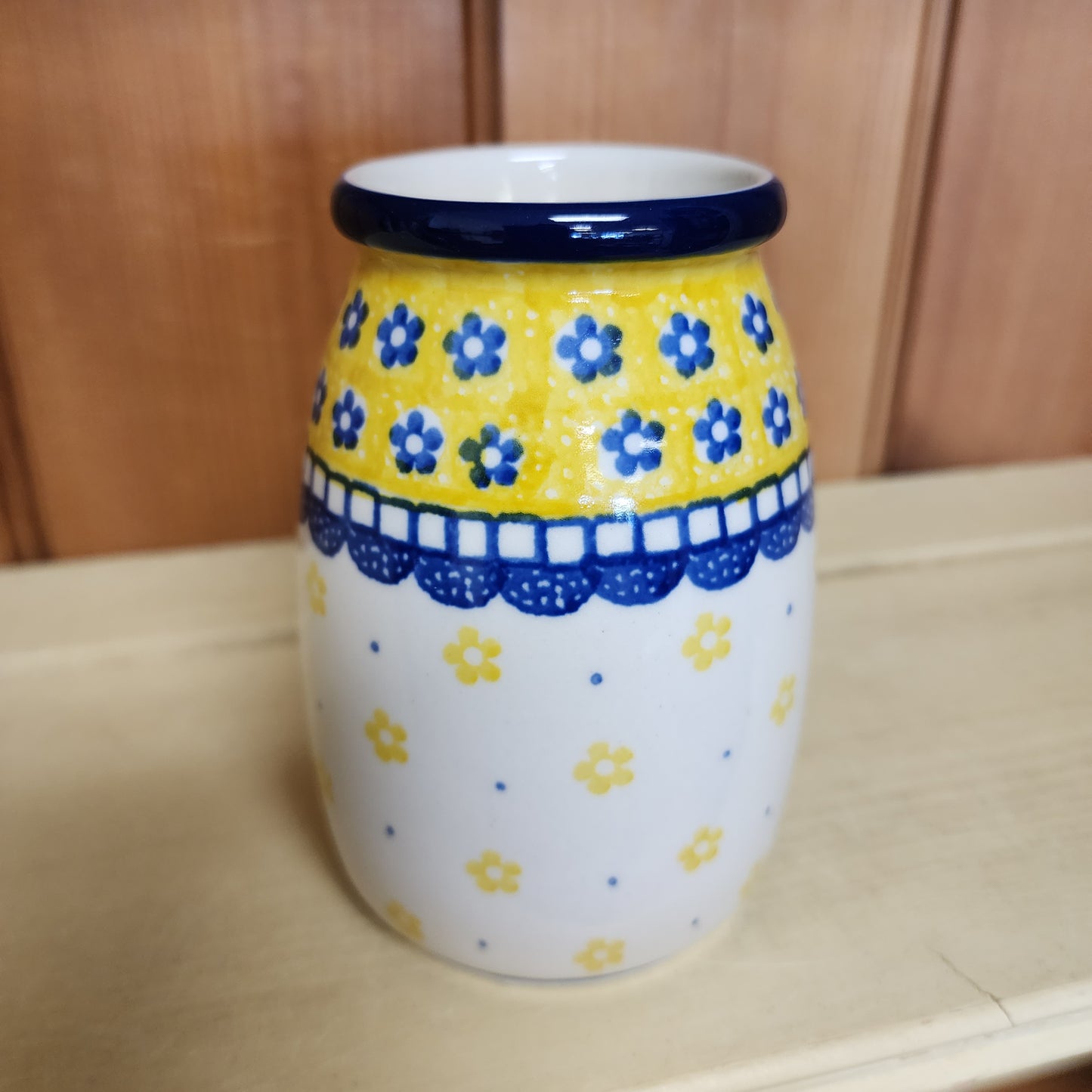 Vase ~ Milk Bottle Shape ~ 5"H 196-0239X pf0425