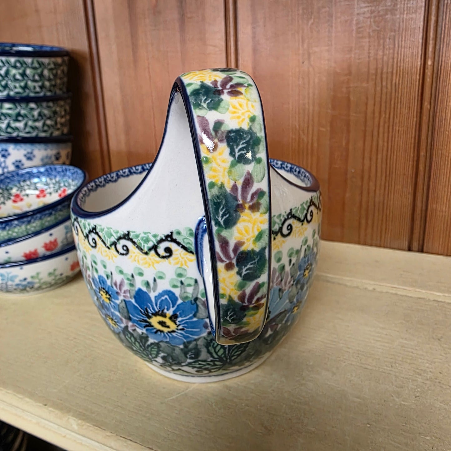 Bowl w/ Loop Handle   16 oz  845-U4613  U3 pf0526