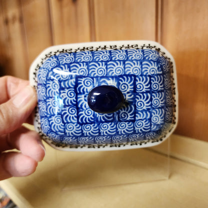 Covered Container   3.25"H x 3.5"W x 4.5"L    1916X ~ Maraschino