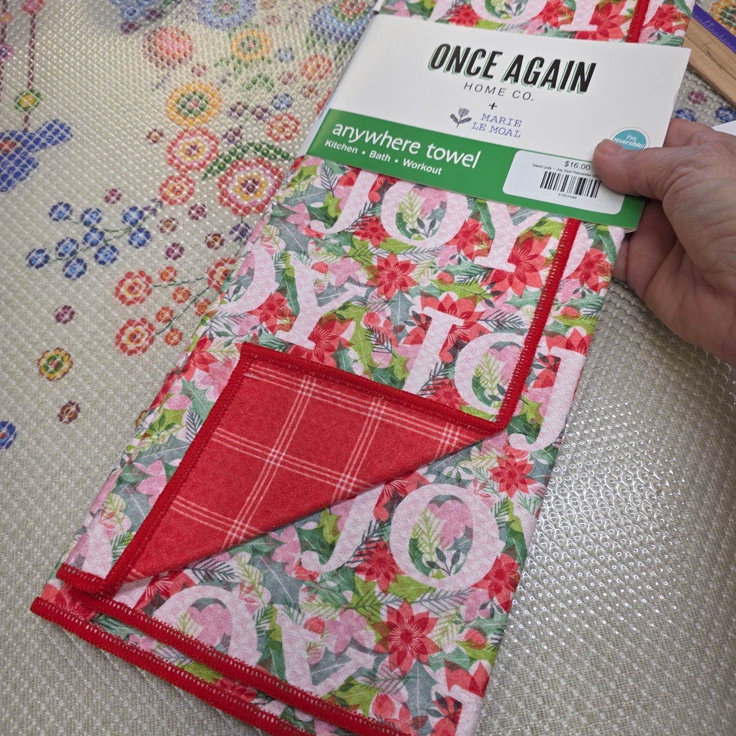 Towel /poly ~ Joy Red Poinsettia 6376