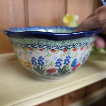 Bowl   Wavy Edge   5.75" A54-U5205  U4 pf0526