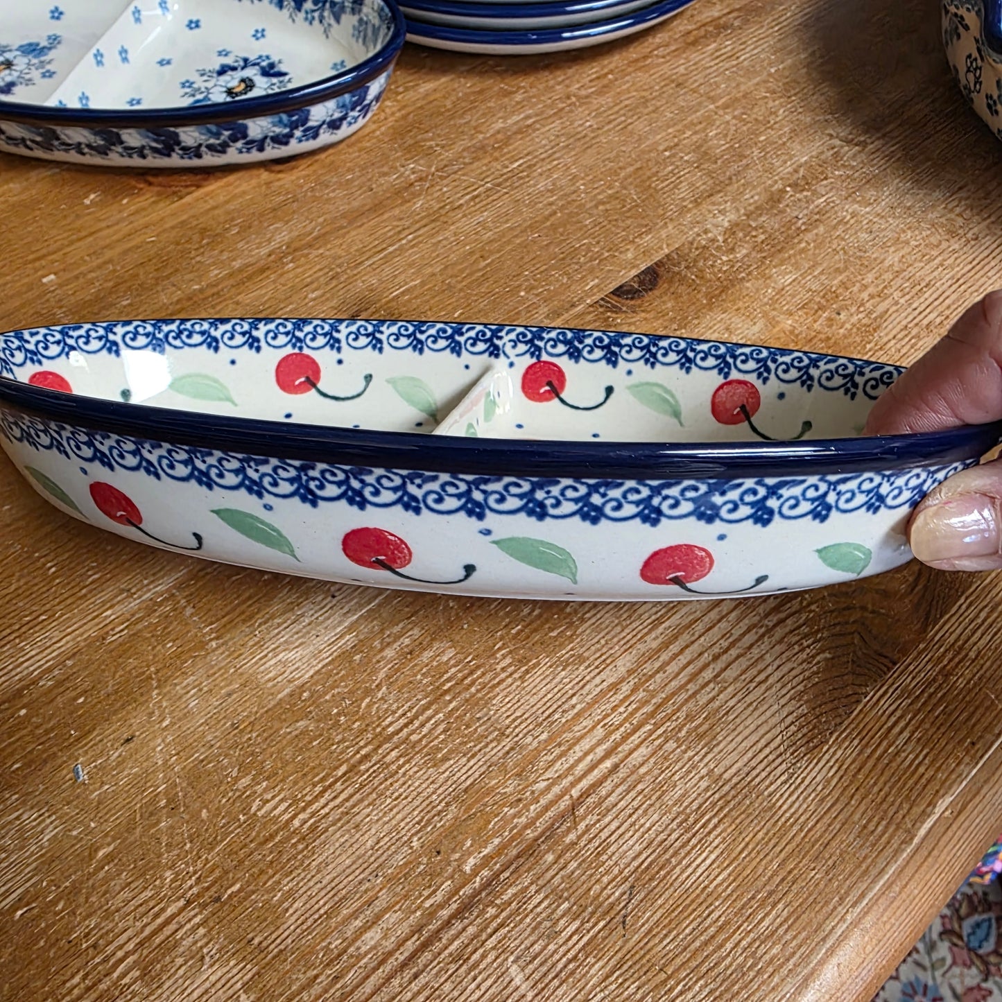 Divided Dish Oval   Small 395-2715X  Cherry Pie pf0526