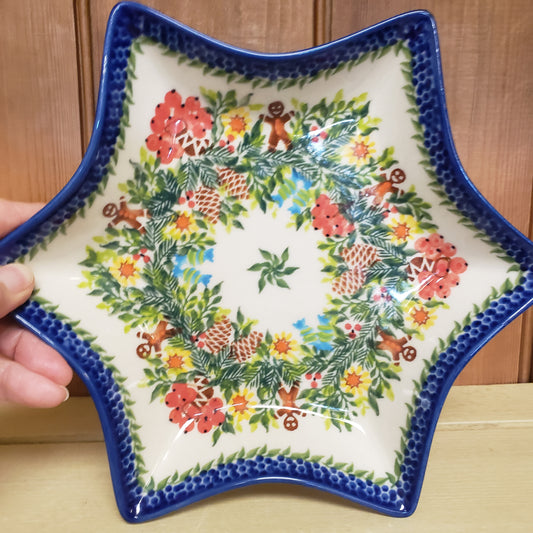 Bowl Star Shape 8.5" gingerberead