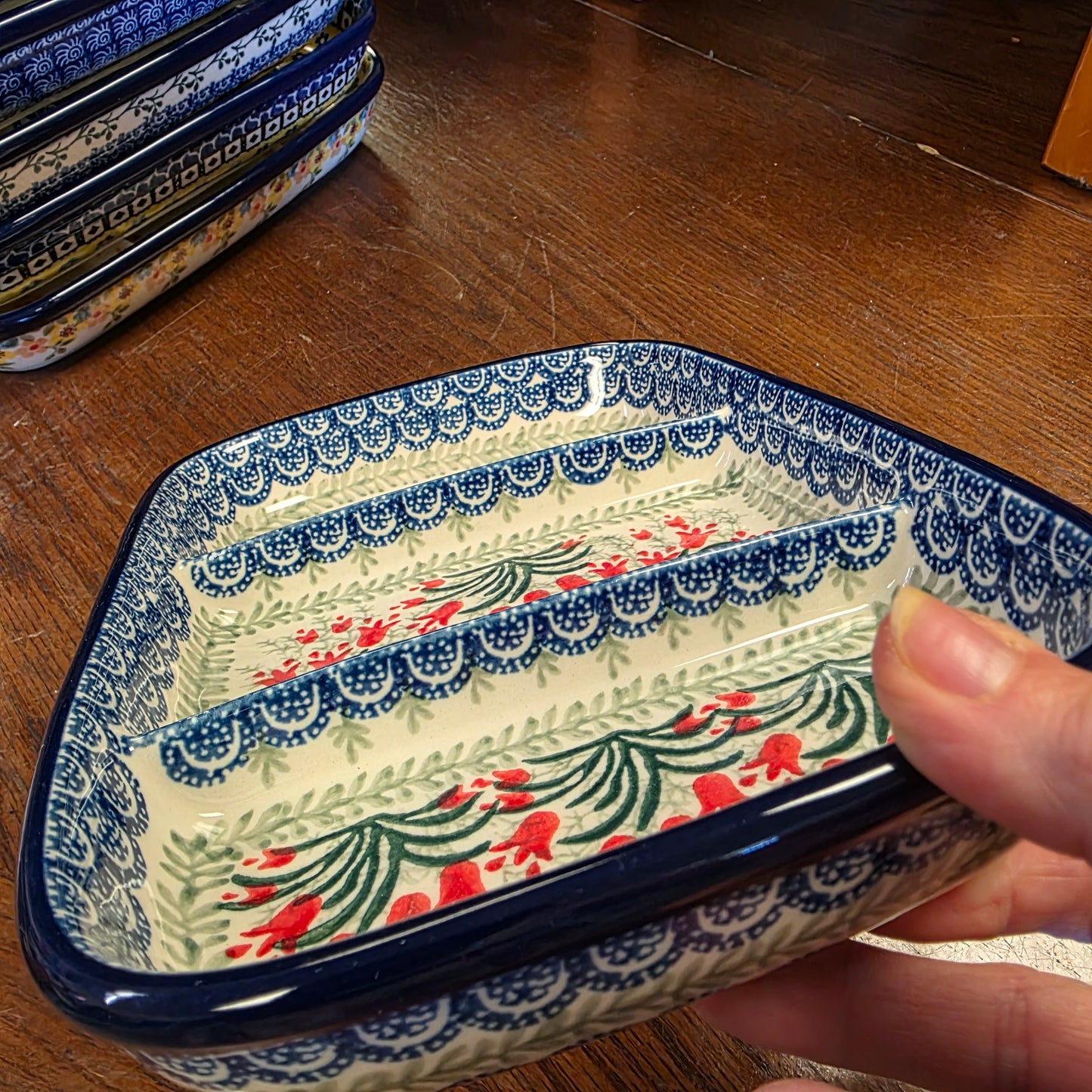 Dish   Divided  6.5" x 9.25"   1437X ~ Crimson Bells