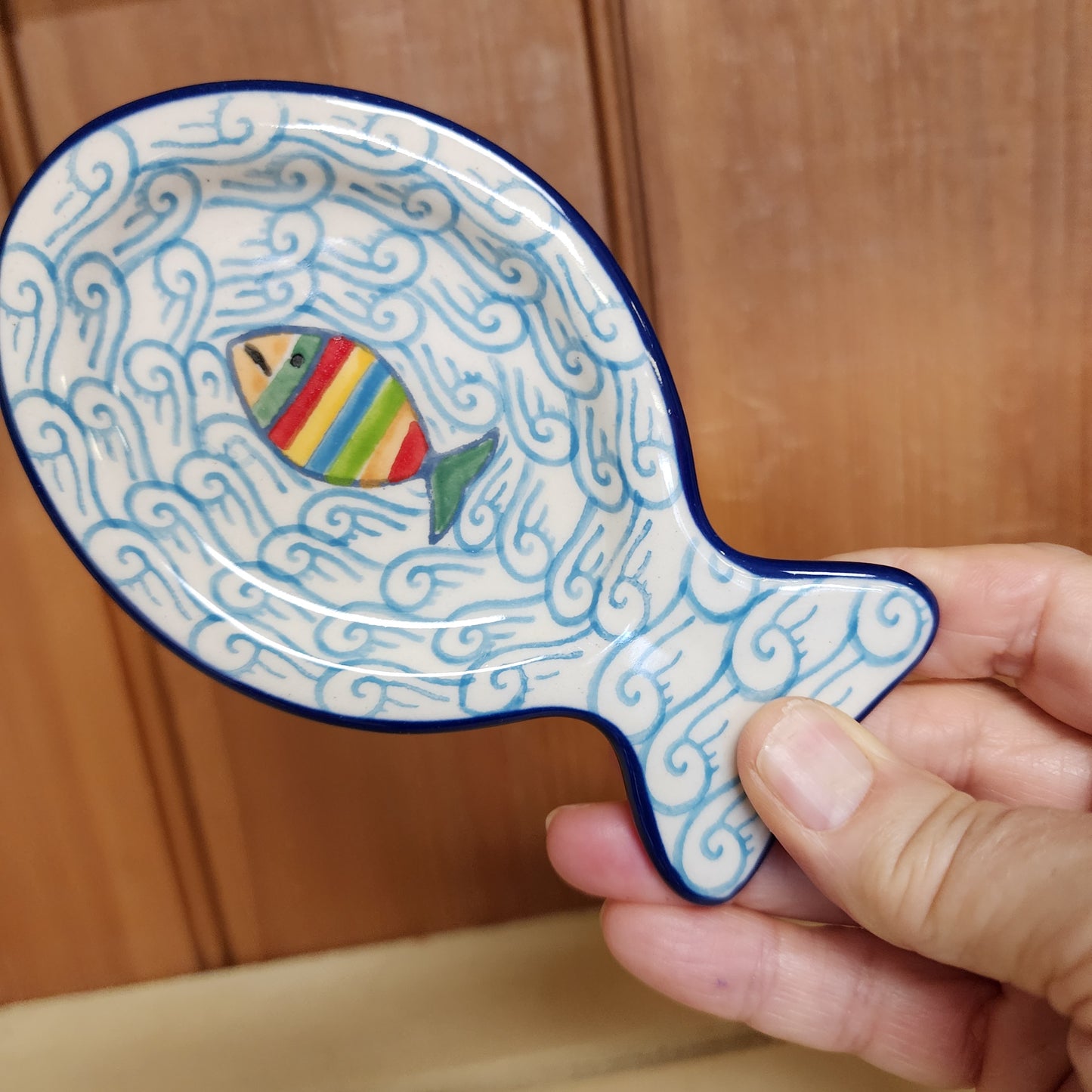 Dish   Fish Shape    2540X ~ Rainbow Fish