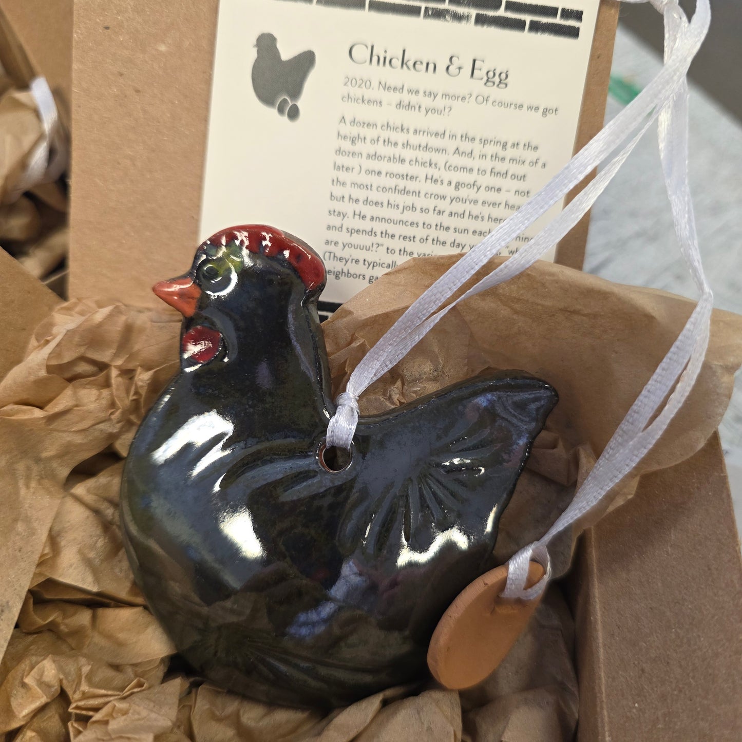 Ornament ~ (H) Shiny Chicken with Egg (3")   **NOT POLISH POTTERY**