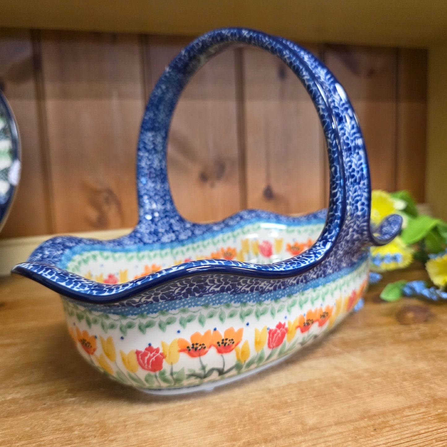 Basket w/Handle   8.25"H x 11" L  876-U5224  U3 pf0526