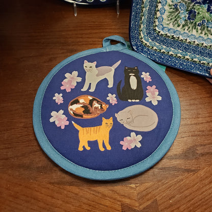 Pot Holder ~ Cats Rescue Round 8183