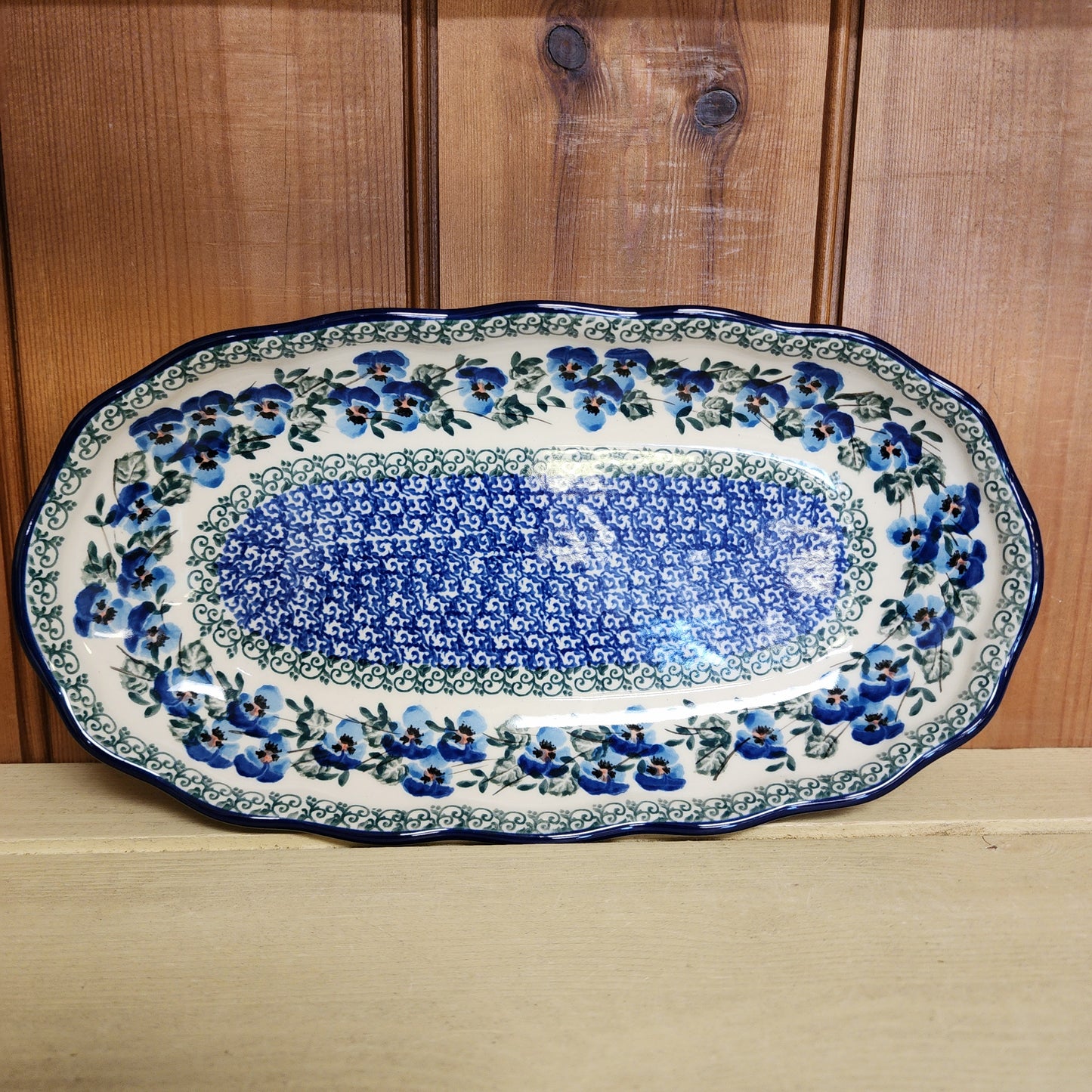 Tray   Scalloped Oval   6.25" x 12.5" A42-2273X  Winter Viola pf0526