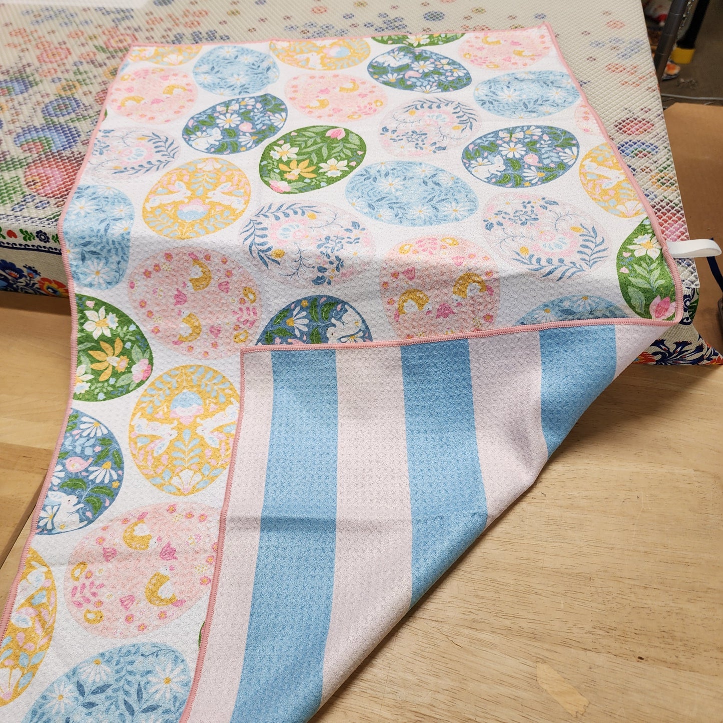 Towel /poly ~ Eggs