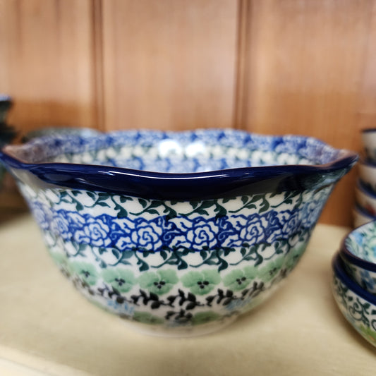 Bowl   Wavy Edge   5.75" A54-U4572  U4 pf0526
