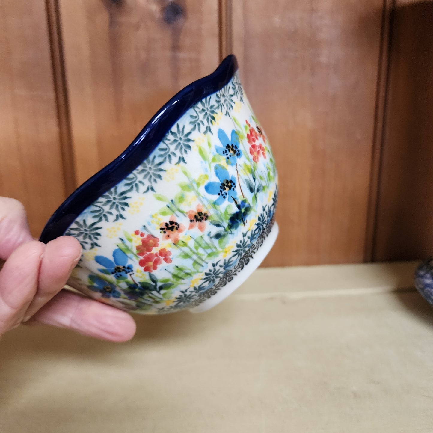 Bowl ~ Wavy Edge ~ 5.75" U5098 ~ U4 ~ T. Liana