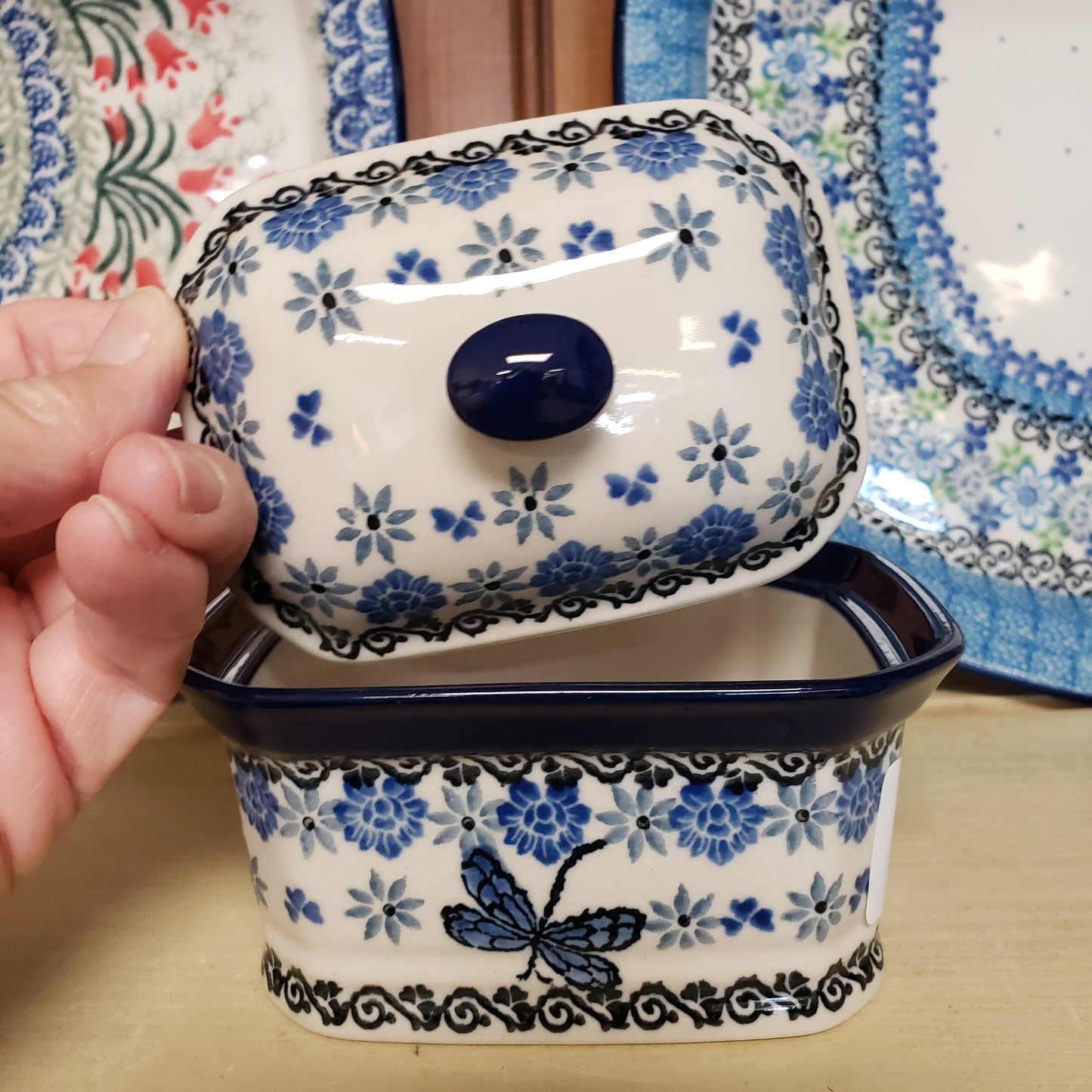 Covered Container ~ 3.25"H x 3.5"W x 4.5"L 385-2009X Dragonfly