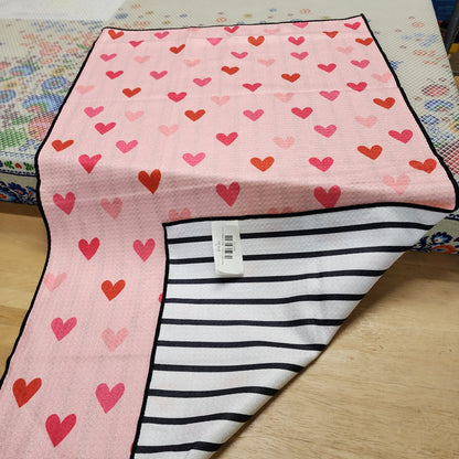Towel /poly ~ Hearts / Black & White 950